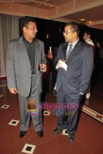 Sanjay Gupta, Chetan Bhagat at Chivas Dinner Bash in Hilton on 3rd Sep 2009 (20).JPG